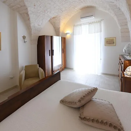 White House * Cisternino